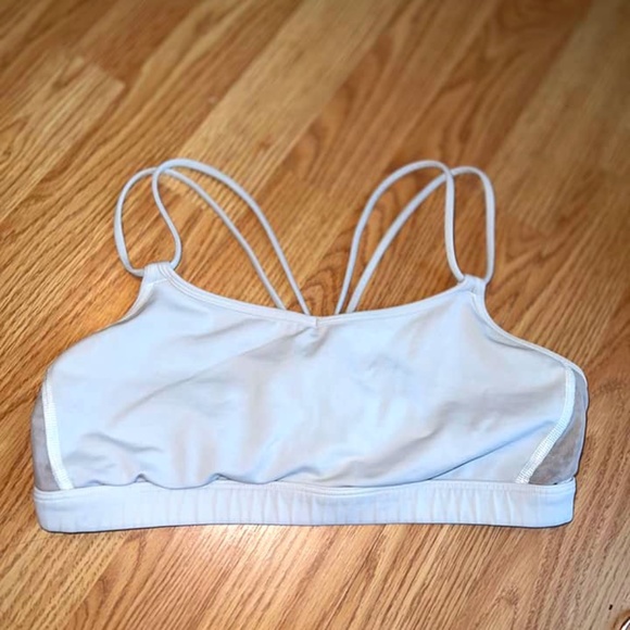 Lululemon Athletica Lululemon Make A Move Bra size 8 - Picture 1 of 3